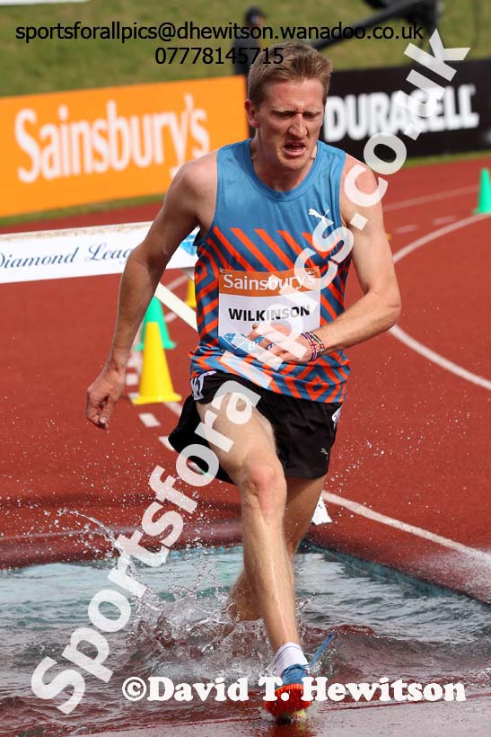 James Wilkinson in the 3000 metres steeplechase at the Sainsbury's Birmingham Grand Prix. Photos: David T. Hewitson/Sports for All Pics